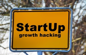 推荐一款”新世界狂欢存在外挂”详细开挂玩法