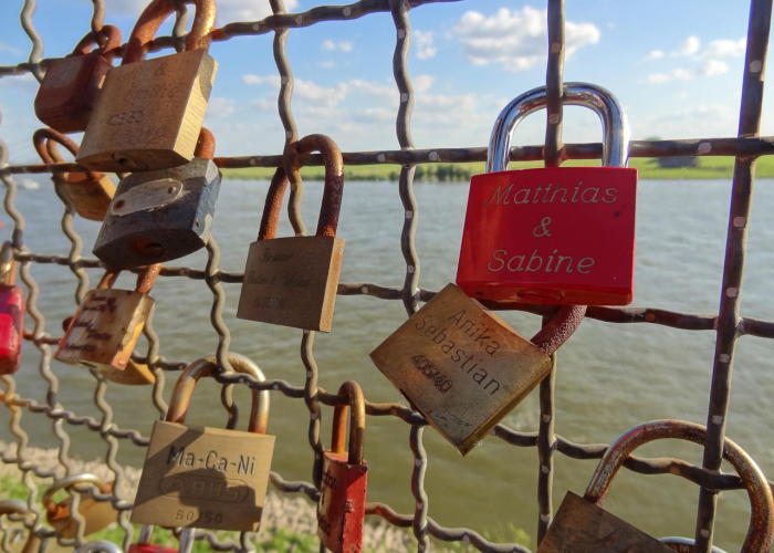 开挂辅助工具“麻友圈2是不是可以作弊”其实确实有挂